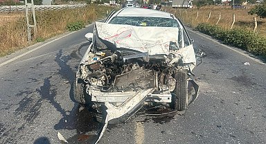 İstanbul - Arnavutköy'de hatalı sollama kazası; kafa kafaya çarpıştılar 3 yaralı