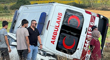 İstanbul- Arnavutköy'de otomobil ile ambulans çarpıştı -1