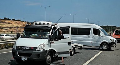 İstanbul - Arnavutköy'de servis aracı devrildi