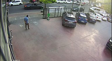 İstanbul- Avcılar'da aynı iş yerine 17 gün arayla 2 silahlı saldırı; O anlar kamerada