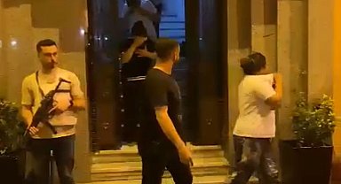 İstanbul - Beyoğlu'nda turistin çantasını çalan 3 kadın yakalandı: Hırsızlık suçundan 368 kayıtları olduğu ortaya çıktı