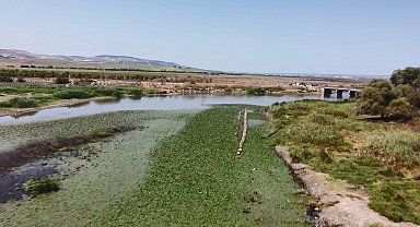 İstanbul - Büyükçekmece Baraj Gölü'nde su seviyesi düştü; tarihi Çakmak Hattı ortaya çıktı