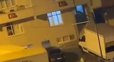 İstanbul - Esenler'de evini taşlayanlara ateş açtı