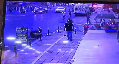 İstanbul - Esenyurt'ta gözaltına alınmaya çalışılan şüpheli polisi bıçakladı