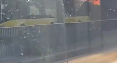 İstanbul-Esenyurt'ta İETT otobüsü alev alev yandı