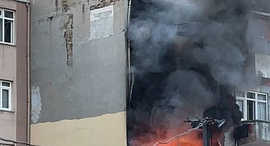 İstanbul- Fatih'te 4 katlı binada çıkan söndürüldü