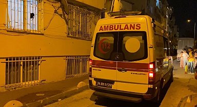 İstanbul-Fatih'te 50 yıllık binanın 4'üncü katının tabanı çöktü, bir kişi 3'üncü kata düştü-1