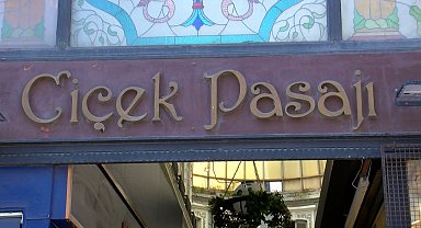 İstanbul- İBB ile esnaf anlaşamadı; restore edilemeyen Çiçek Pasajı'ndaki görüntüye tepki