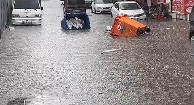 İstanbul - İstanbul'da sağanak yağış etkili olduEk görüntülerle geniş haber