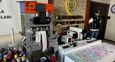 İstanbul - İstanbul'da sahte pasaport ve kimlik operasyonu: 8 kişi tutuklandı