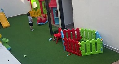 İstanbul - Kağıthane'de anaokulu bahçesinde saatlerce tek başına kaldı; anne şikayetçi oldu