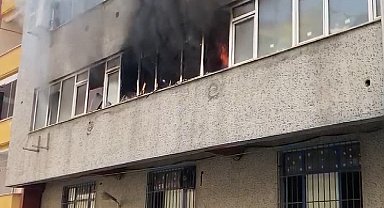 İstanbul - Küçükçekmece'de ayakkabı atölyesinde çıkan yangın söndürüldü