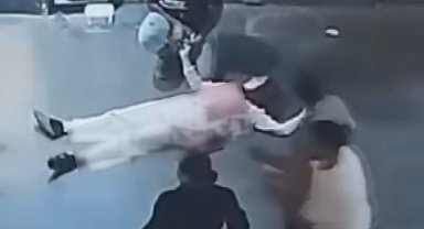 İstanbul- Küçükçekmece'de bir kadın sokak ortasında bıçaklandı -1