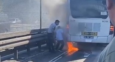 İstanbul-Küçükçekmece'de metrobüste yangın