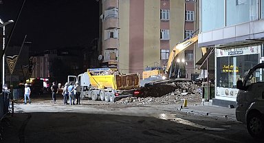 İstanbul- Pendik'te İETT otobüsünün çarptığı binanın yıkım çalışmaları tamamlandı
