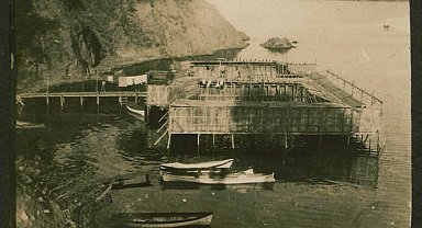 İstanbul - Sarıyer'deki deniz hamamı harabeye döndü