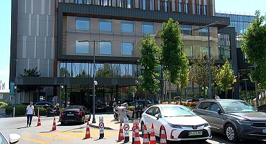 İstanbul - Sarıyer'deki evinde kaza geçiren Reha Muhtar entübe edildi-1