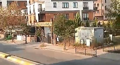 İstanbul - Sultanbeyli'de tazminat konusunda anlaşamayan işçi, iş yerine böyle kurşun yağdırdı Olay anı görüntüsüyle