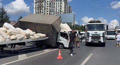İstanbul- TEM Otoyolu'nda kamyonet devrildi; trafik durma noktasına geldi