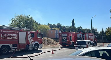 İstanbul-Tuzla'da Üniversite arazisinde yangın