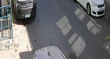 İstanbul - Ümraniye'de polisten kaçan şüphelinin kaza yaptığı anlar kamerada