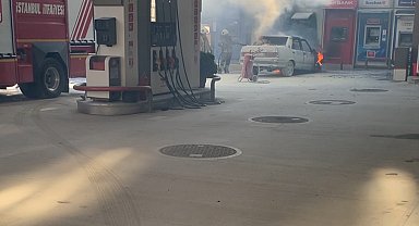 İstanbul- Üsküdar'da benzin istasyonunda otomobil alev alev yandı