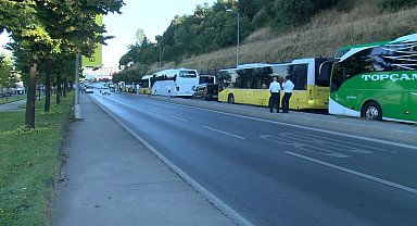 İstanbul-Üsküdar'da şehirlerarası yolcu otobüsü, İETT otobüsüne çarptı: 3 yaralı