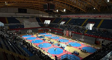 İzmir'de tekvando şenliği