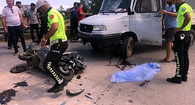 Kamyonetin çarptığı motosikletli öldü