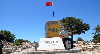 Karacaoğlan'ın anıt mezarı harabeye döndü