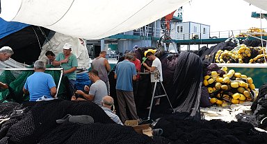 Karadeniz'de balıkçıların, yeni av sezonu hazırlığı