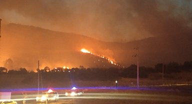 Karşıyaka'daki orman yangını; 87 ev boşaltıldı, 16 ev yandı 