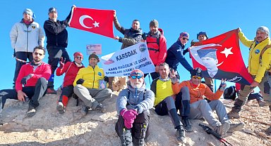 Karslı 13 dağcı, Cilo Dağı'nın zirvesine tırmandı