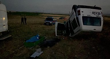 KAYSERİ Hafif ticari araç şarampole devrildi: 1 ölü, 3 yaralı