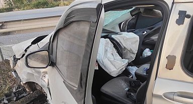 Kaza yapan otomobilden inip yola çıkan Talha, başka bir aracın çarpmasıyla öldü