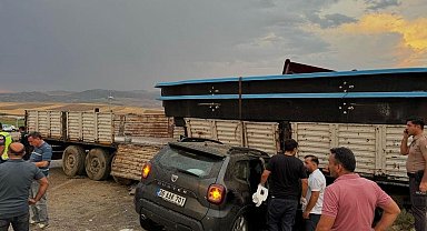 Kırıkkale'de TIR ile otomobil çarpıştı: 6 yaralı