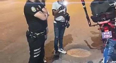 KOCAELİ Polis, önce ceza kesti ardından abartı egzoz sesini motosikletliye dinlettirdi