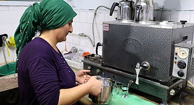 Kocasından devraldığı köy kahvesini 7 yıldır işletiyor