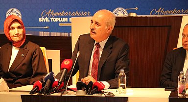 Kurtulmuş Kocatepe'de; İzmir'e götürülecek Türk bayrağını teslim etti