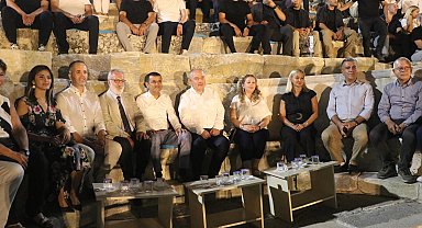 Laodikya'daki 2 bin 200 yıllık tiyatroda 'Zorba' sahnelendi