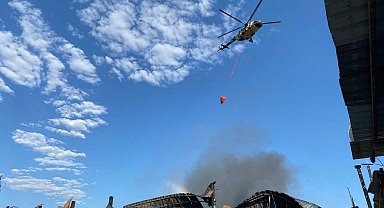 Manisa'da yaş sebze meyve işletmesinde yangın