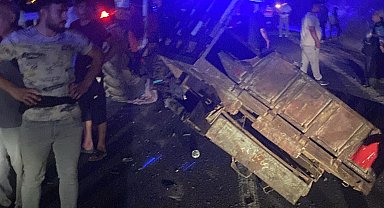 Mardin'de traktöre arkadan çarpan otomobildeki 1' bebek 2 kişi öldü, 3 kişi yaralandı