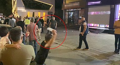 Midyat'ta İsrail'e tepki için toplanan grup, restoran ve kozmetik zinciri şubelerine taşlarla saldırdı