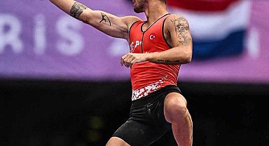 Milli atlet Ersu Şaşma, sırıkla atlamada finale yükseldi