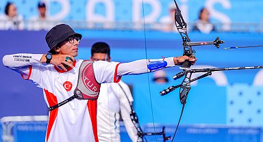 Milli okçu Mete Gazoz, çeyrek finale yükseldi