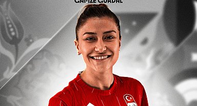 Milli taekwondocu Gamze Gürdal ve Fatih Çelik'ten gümüş madalya