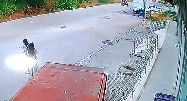 Motosiklet ATV'ye çarptı; kaza kamerada