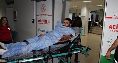 Motosikletle otomobilin önünü kesip sürücüyü omzundan vurdular