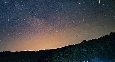 Nemrut Krater Gölü kenarında Perseid meteor yağmurunu gözlemlediler