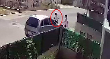 Oğluyla kavga eden çocuğa otomobiliyle çarptı; o anlar kamerada